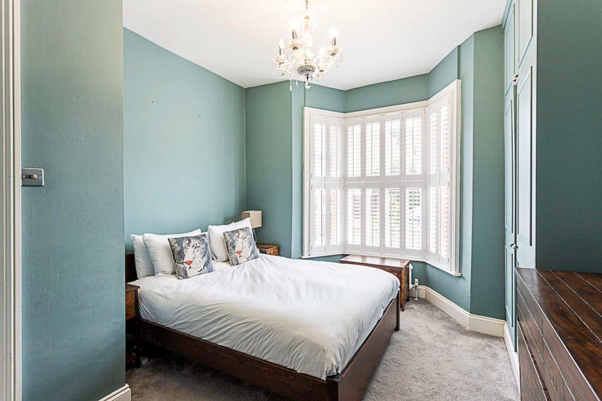 Apartment Modern And Spacious Colliers Wood London