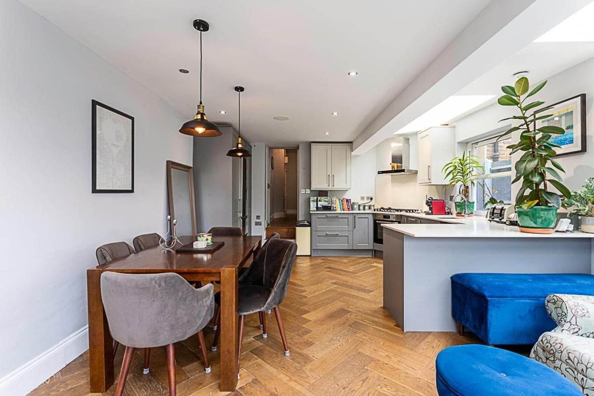 Modern And Spacious Colliers Wood Apartment *