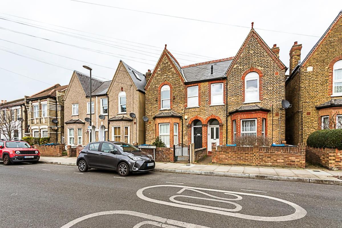 Appartamento Modern And Spacious Colliers Wood